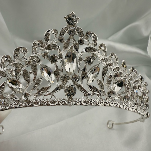 Wedding bridal  Silver Tiara main image 4